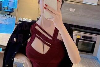 微密圈 – 扎心了，脸红Dearie的丝袜脚一踩道具，我居然被这美图圈粉！