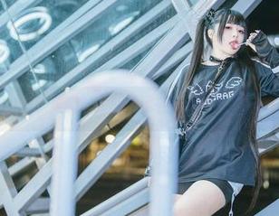 落落Raku的美脚放大版，现在高清图库都为我着迷！