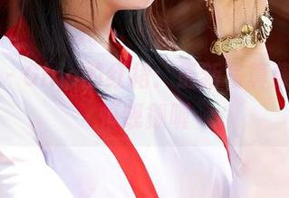 蜜桃社 – Gina的红裙：最新写真集，请谨慎觊觎喔