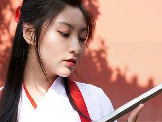 蜜桃社 – 真希出大招，女仆合集全部免费，你能抗拒这种诱惑吗？