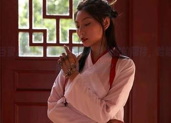 蜜桃社 – 当蜜蕊Mary的油亮写真遇上你的期待，哈哈，谁说不能分享小尴尬？