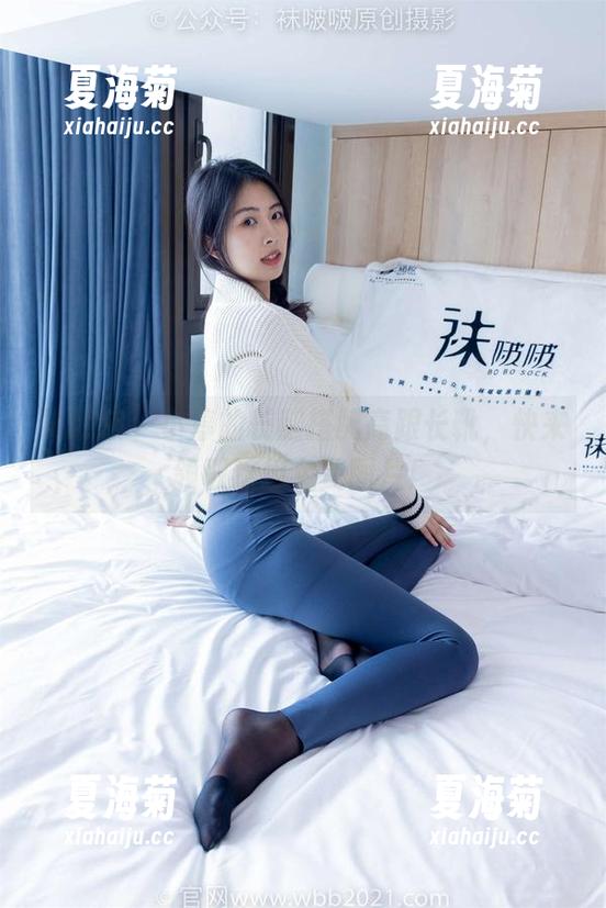 袜啵啵-小淳 袜啵啵 - 小淳的长腿搭配高跟长靴,快来领取这组免费图片!