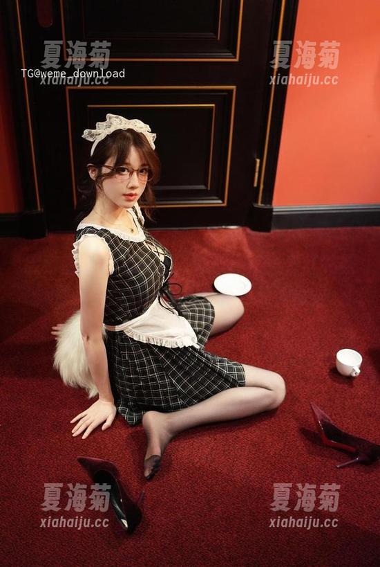 轩子巨二兔 微密圈 - 在线聚焦,轩子巨二兔酒红礼服,别说我没提醒你们,色彩迷人得很。