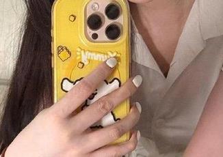 微密圈 – 在线图片合辑，轩子巨二兔穿红裙，想问她在想什么呢？