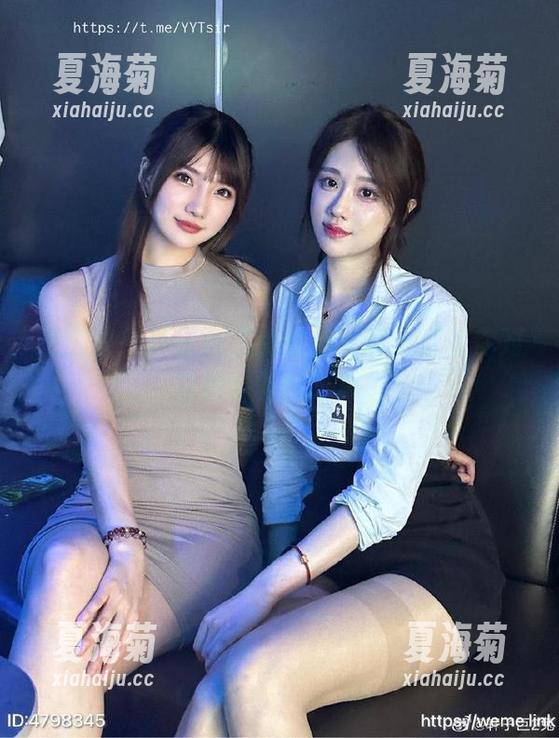 微密圈 - 轩子巨二兔空姐写真，打破你对空姐的刻板印象。