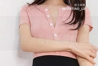 更新来啦！迷之呆梨的“自撮写真猫”，不知为何突然有种萌萌的哲学感！
