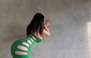 微密圈 – 打开迷人的五姨太的无圣光美图：精致与荷尔蒙的碰撞！