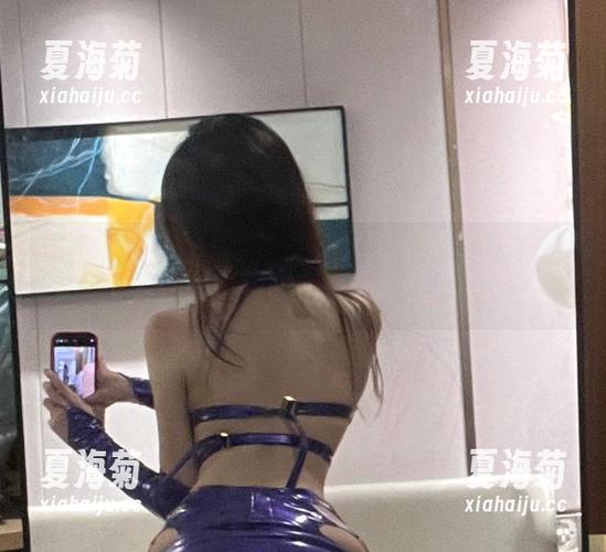阿薰kaOri长腿写真，壁纸随便用，看了就想多看几眼。