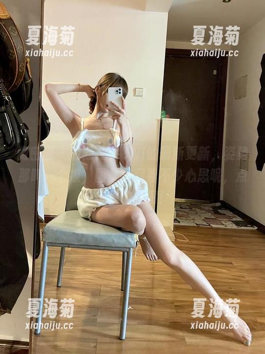 陈妮妮UNI 微密圈 - 看陈妮妮UNI的最新更新,姿势那叫一个撩,图集里藏着不少心思呢,点爆我的脑洞!