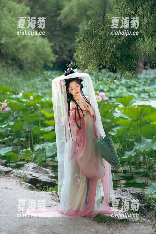雯妹不讲道理的卡莎图集：无圣光，光影之间你能勇敢直视吗？