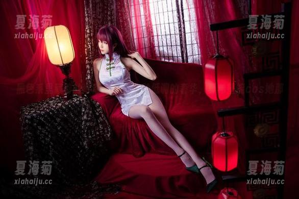 黑色系里藏着的青青子Js，有种低调的奢华，真希望能cos她那种气质！